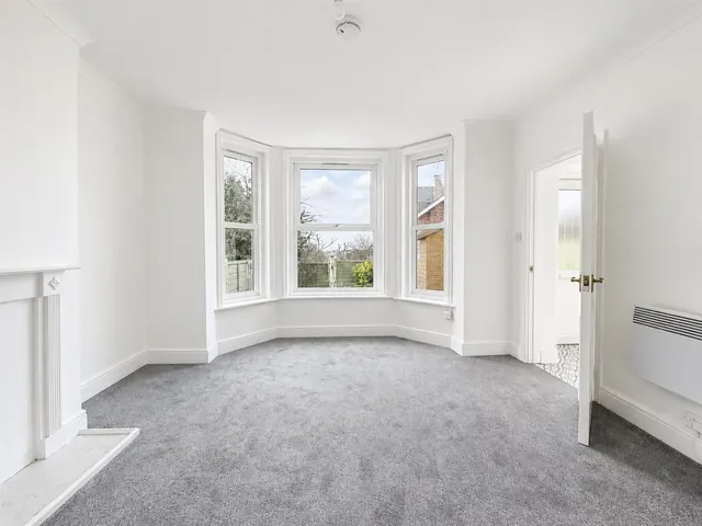 Photo 2 — Quarry Crescent, Hastings, East Sussex, TN34 3SD