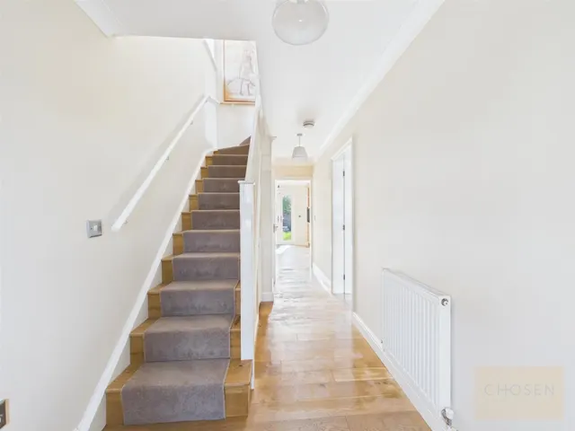 Hillview Gardens, Shurdington, GL51, photo 2