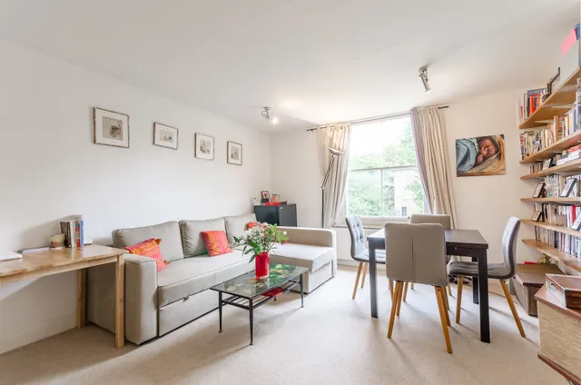 Photo 2 — 9 Beverley Court, 65 Highbury Hill, London