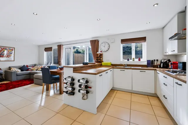 Stone Mason Crescent, Ormskirk, L39, photo 2