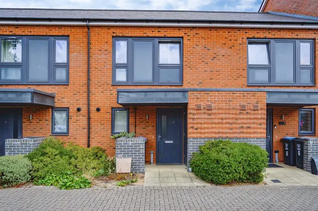 School End Crescent, Hemel Hempstead, photo 1