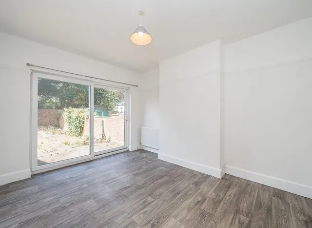 Russell Road, Twickenham, TW2, photo 3