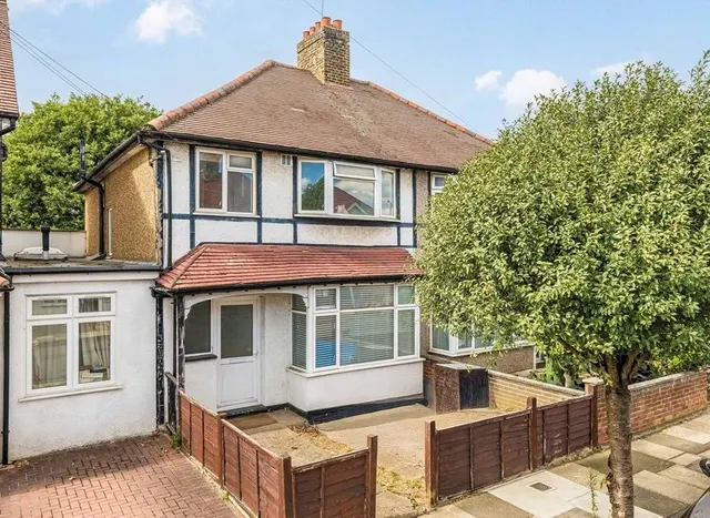 Russell Road, Twickenham, TW2, photo 1