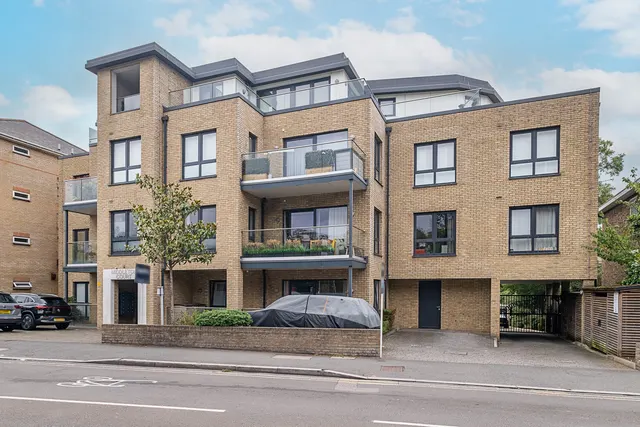 Photo 2 — Worple Road, London, SW20