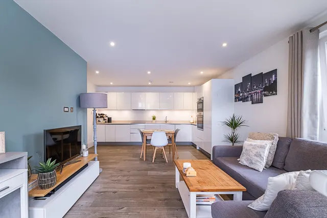 Worple Road, London, SW20, photo 1