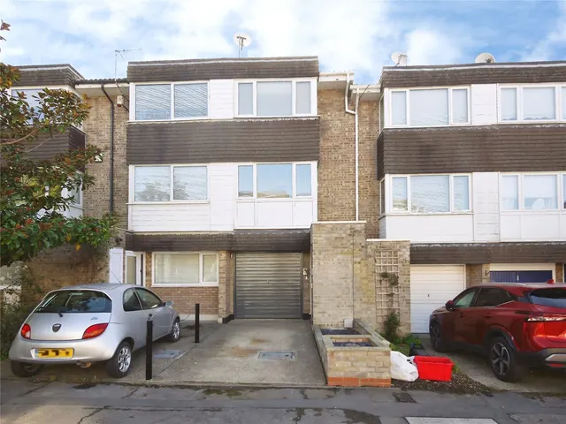 Regency Court, Brentwood, CM14, photo 1