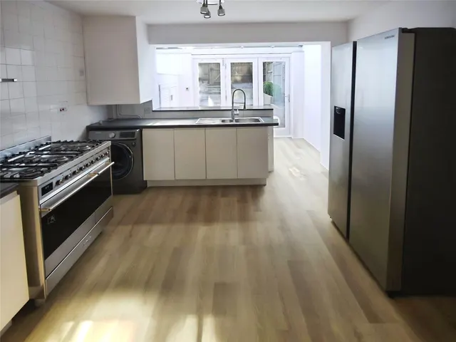 Regency Court, Brentwood, CM14, photo 2