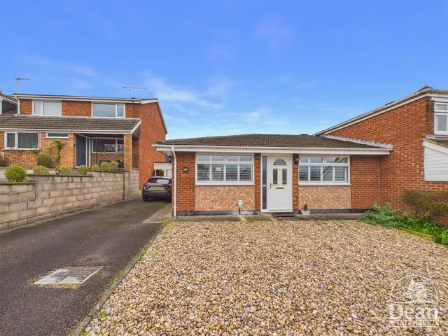 Woodland Rise, Lydney, photo 1