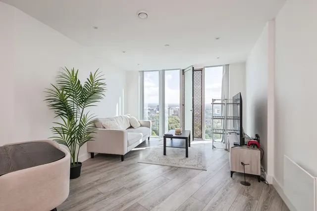 Silvercroft Street, Manchester, M15, photo 1