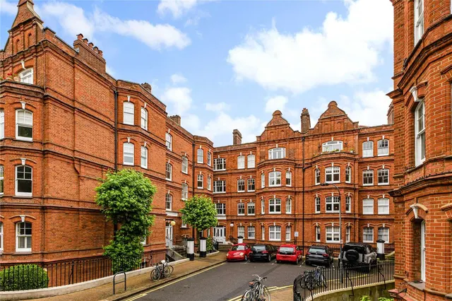 Victoria Mansions, Queen's Club Gardens, Hammersmith and Fulham, London, W14 9TG, photo 1