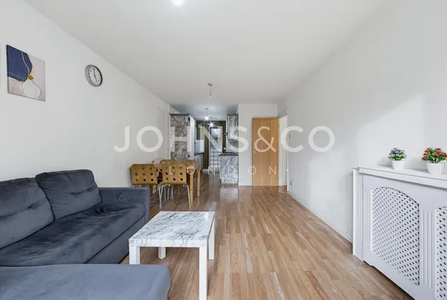 Ashton Street, London, E14, photo 1