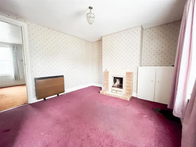 Photo 3 — Ghyll Road, Heathfield, TN21 0AQ