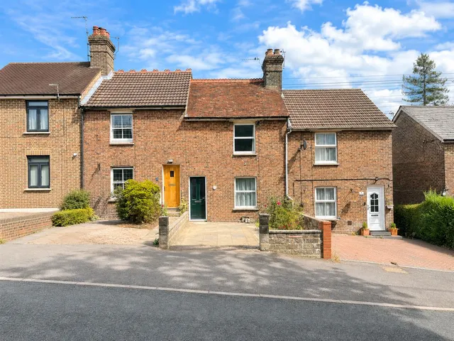 Ghyll Road, Heathfield, TN21 0AQ, photo 1