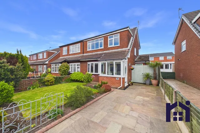 Springfield Road, Coppull, Chorley, PR7 5EJ, photo 1