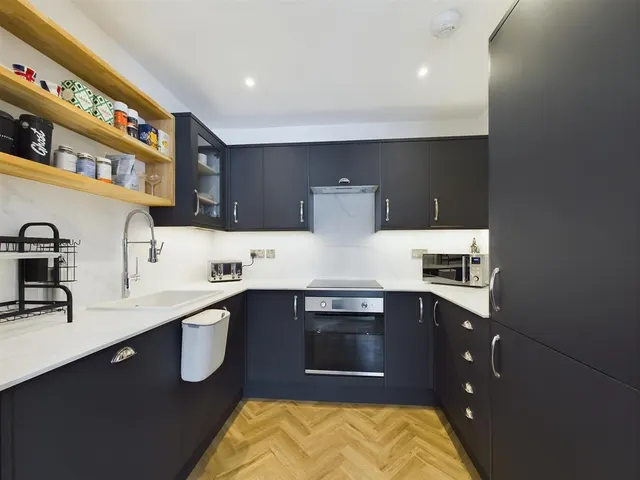 Photo 2 — Albion Road, Scarborough YO11 2BT