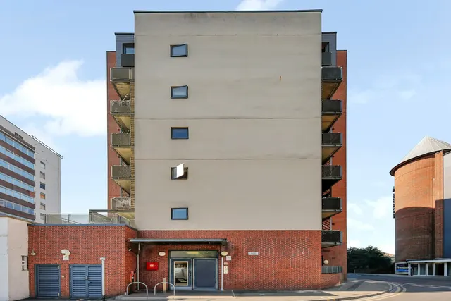 Photo 2 — Flat 19 Emma House, 2 Market Link, Romford, RM1 1XJ