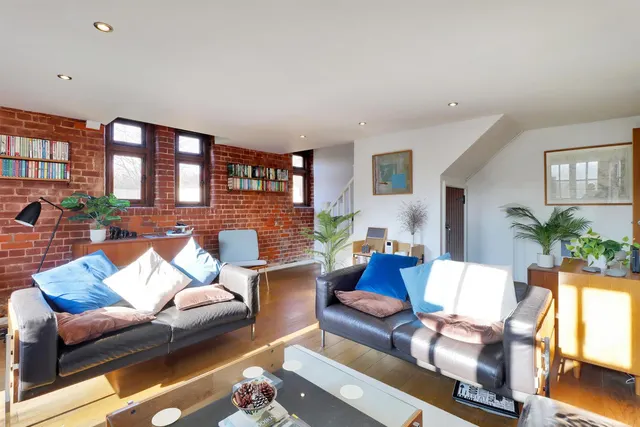 Home Farm Close, Leigh, photo 3