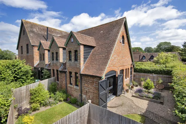 Home Farm Close, Leigh, photo 1