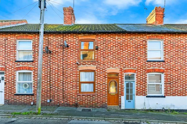 Grove Road, Rushden, Northants, photo 1