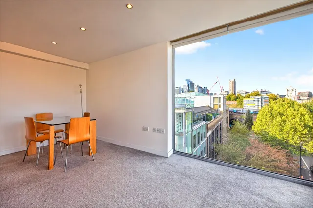 Tower Bridge Road, London, SE1, photo 2