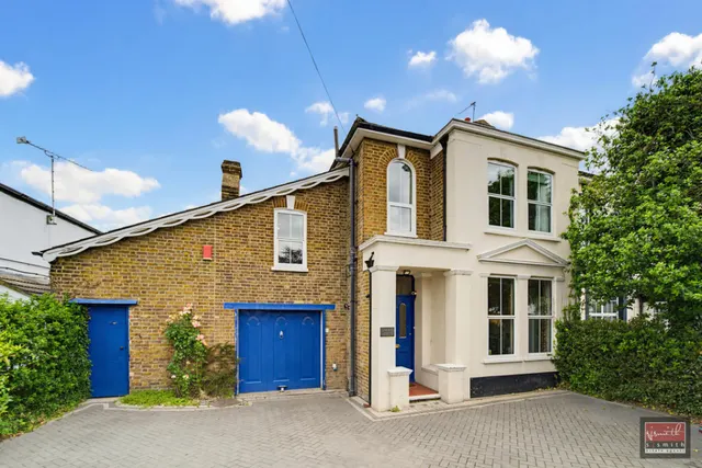 Stanwell Road, Ashford, photo 1