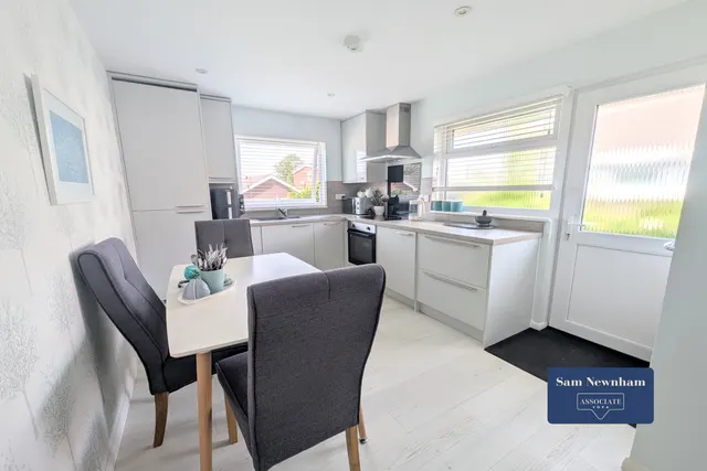 Central Way, Sandown, PO36, photo 2