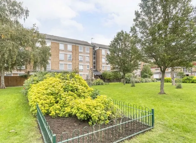 Clem Attlee Court, Fulham, SW6, photo 1