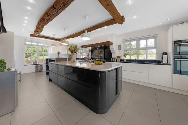 Photo 2 — Birmingham Road, Stratford-Upon-Avon, CV37