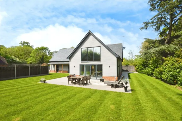 with 4 bedrooms in Howe Green, Great Hallingbury, CM22, photo 1