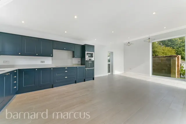 Holmwood Close, Cheam, SM2, photo 2