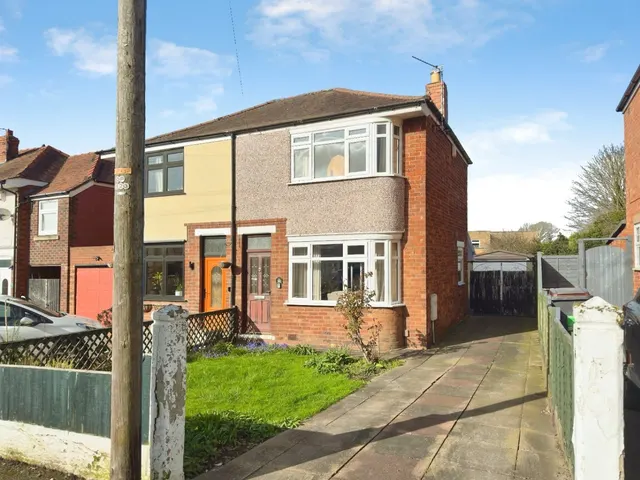 Roseway, Wellington, Telford TF1 1HS, photo 1