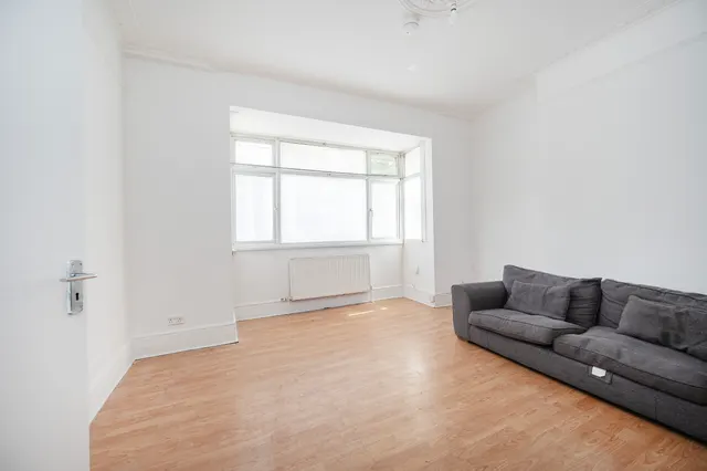 Photo 2 — 14 Wayland Avenue, Hackney, London