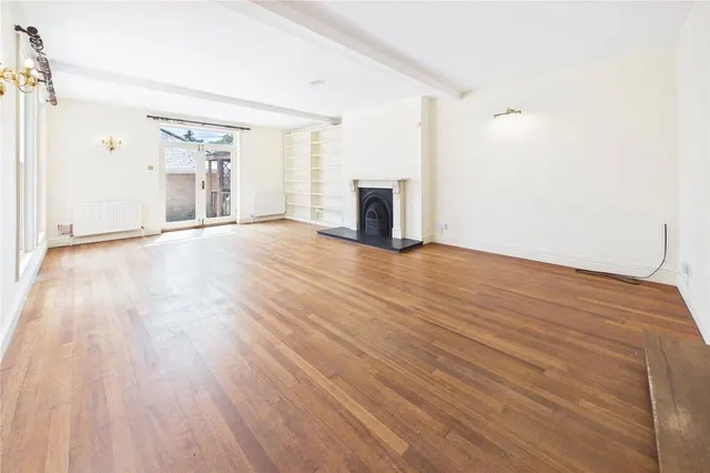 Brewery Court, Oundle, PE8, photo 2