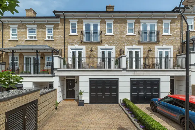 King Charles Square, Tunbridge Wells, Kent, TN4 8FA, photo 1