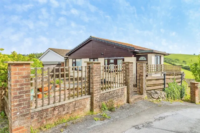 Totnes Road, Paignton, TQ4, photo 2
