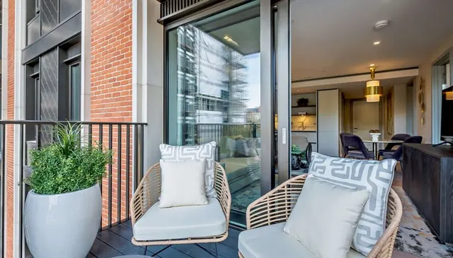Photo 2 — Garrett Mansions, Edgware Road, Paddington, London, W2