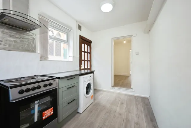 Howard Avenue, Bedford, MK40, photo 3