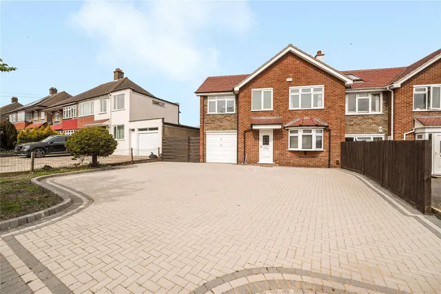 Mead Way, Bromley, BR2, photo 1