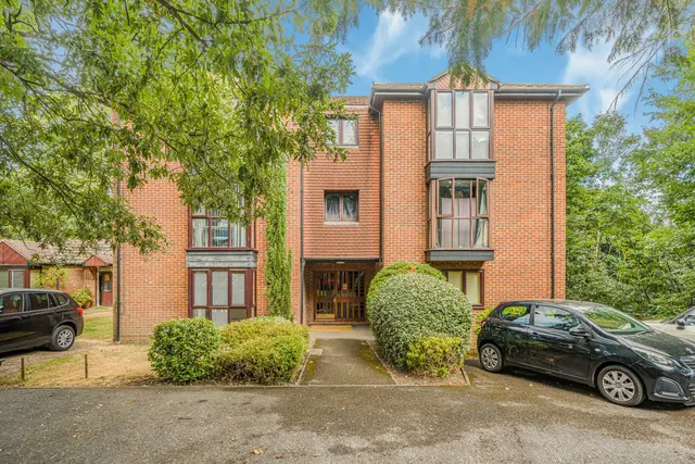 Station Avenue, Walton-On-Thames, KT12, photo 1