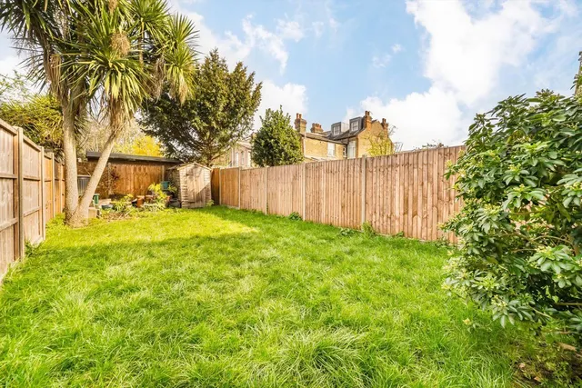 Haverhill Road, SW12, photo 2