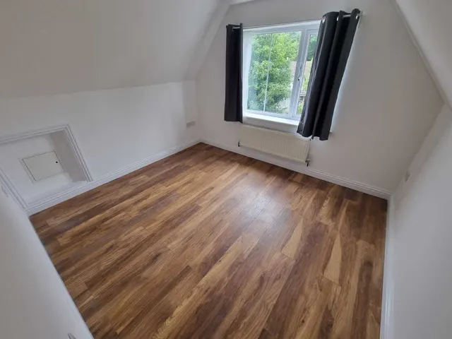 Hillside Avenue, Frindsbury, ME2, photo 3