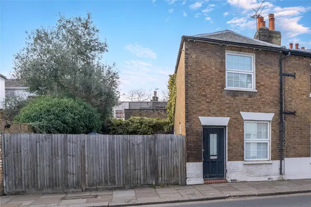 Church Street, Hampton, TW12 2EB, photo 1