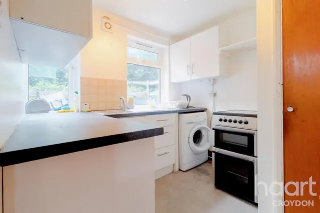 Birdhurst Rise, CR2, photo 3