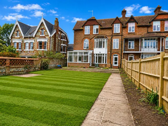 Selborne Place, Littlehampton, photo 2