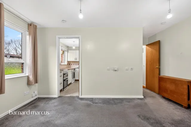 Apeldoorn Drive, Wallington, SM6, photo 3