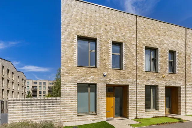 Fry Lane, Edgware, HA8, photo 1