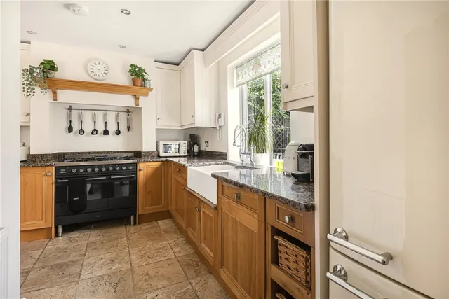 High Street, Wargrave, RG10, photo 2
