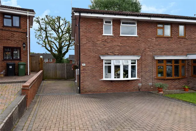 Bascote Close Webheath, Redditch, B97 5XF, photo 1