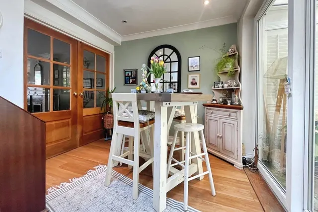 Weydon Hill Road, Farnham, GU9, photo 3