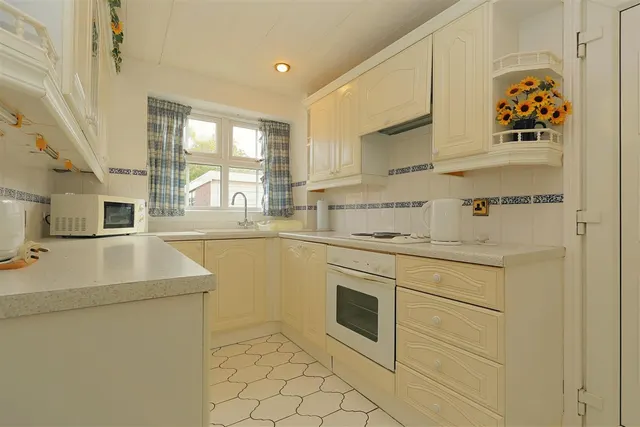Merton Avenue, Farsley, LS28, photo 2